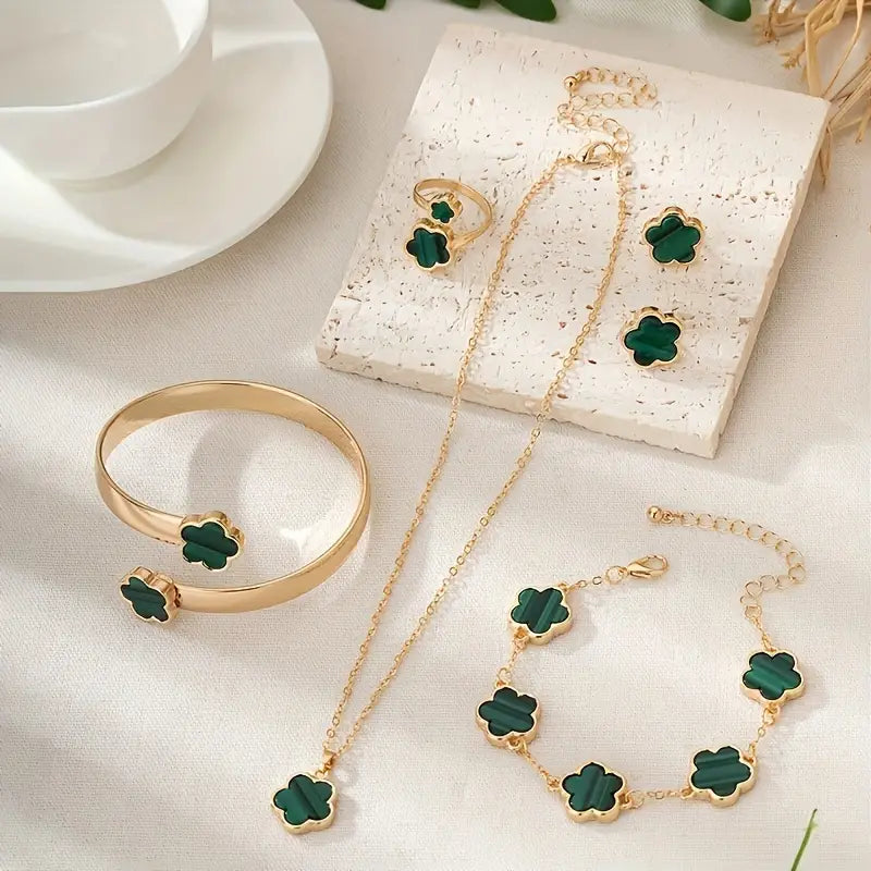 Elegant Titanium Steel Four-Leaf Clover Necklace With Zircon Tassel Pendant