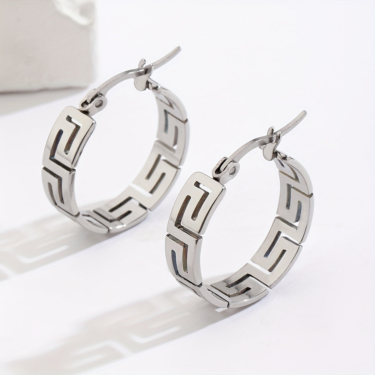 Stainless Steel Great Wall Pattern Hoop Earrings Vintage Elegant Style 18K Plated Personality Female Ear Ornaments
