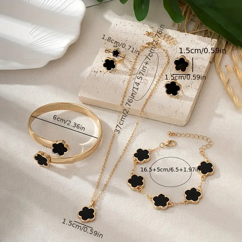 Elegant Titanium Steel Four-Leaf Clover Necklace With Zircon Tassel Pendant