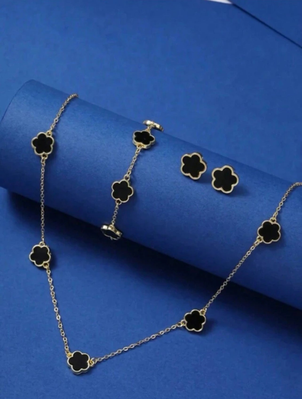 4pcs Ear Studs + Necklace + Bracelet Chic Jewelry Set Trendy Lucky Flower Design Black