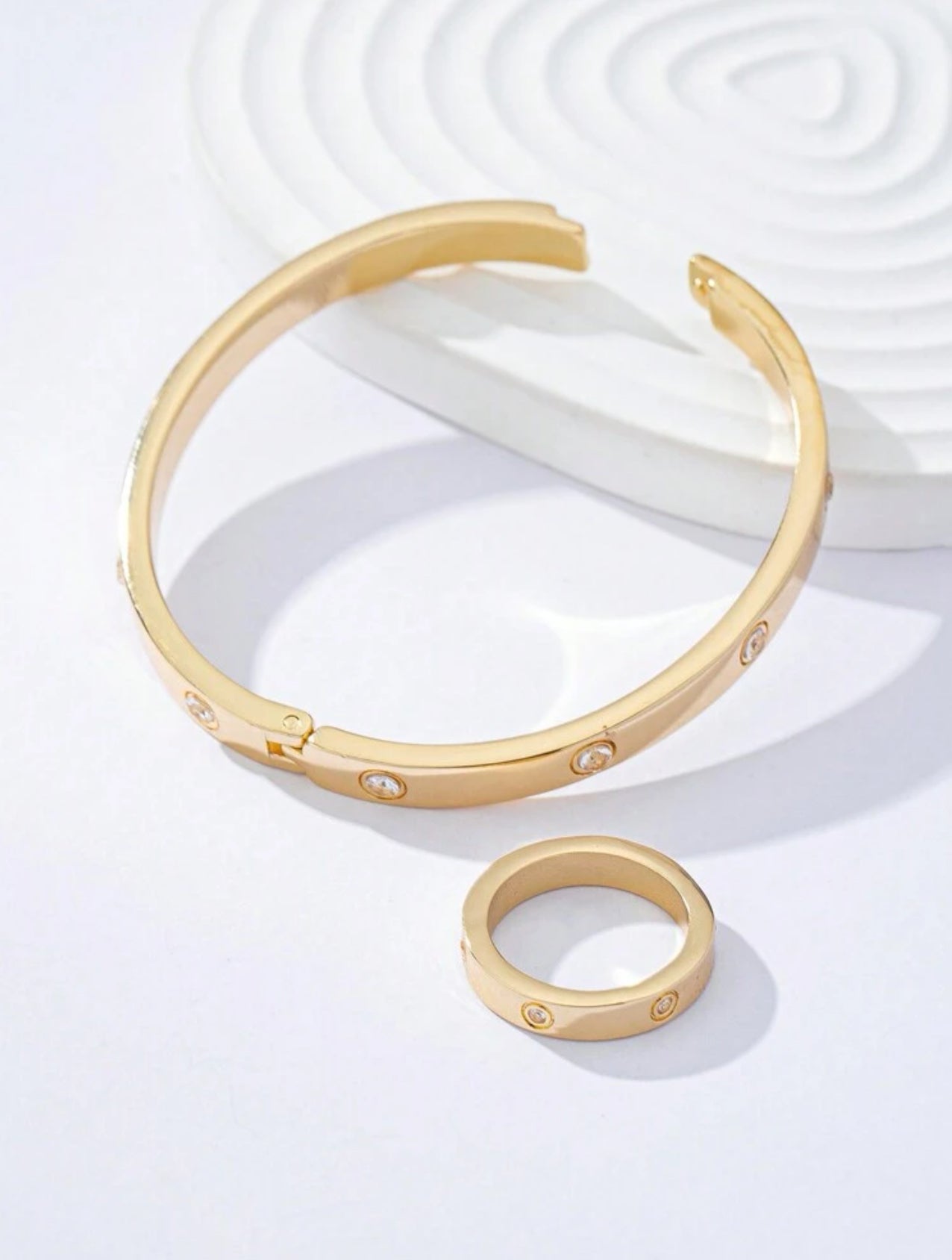2pcs Stainless Steel zirconia Pattern Ring Bangle Set