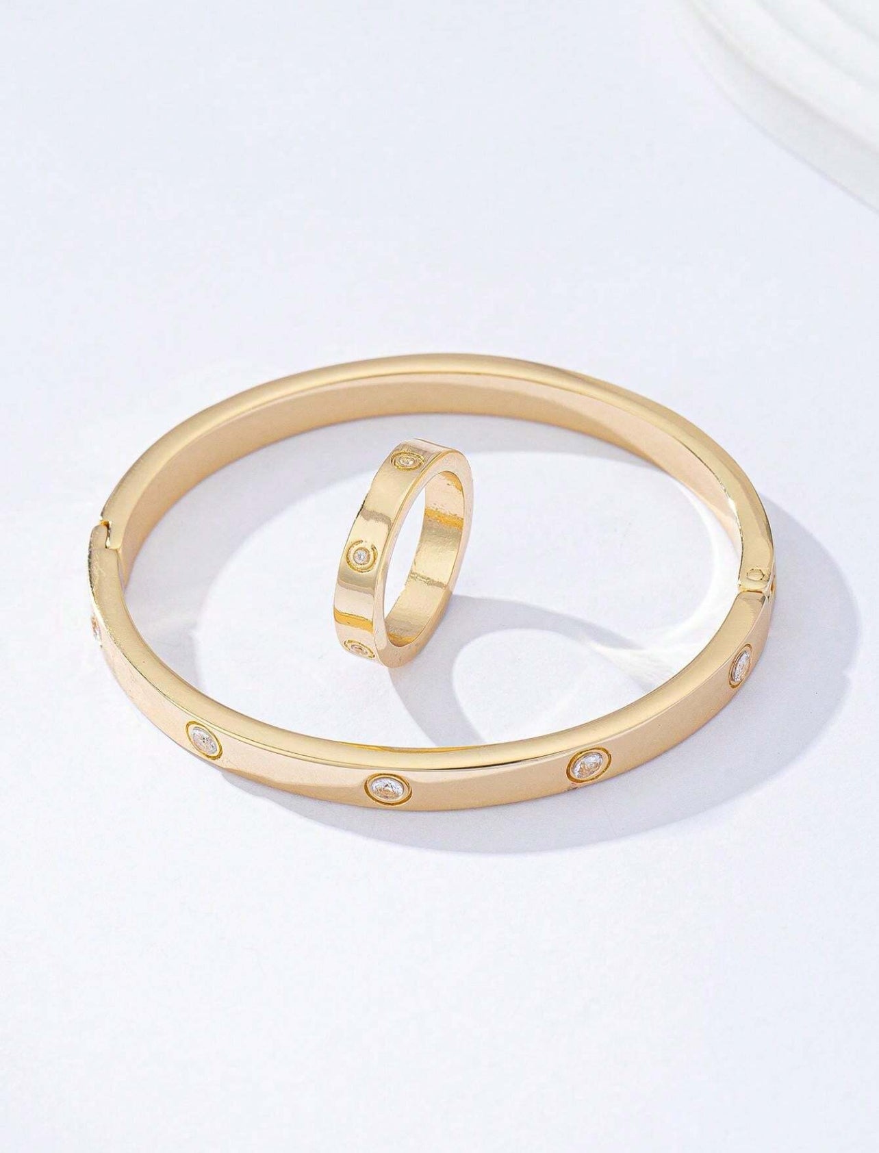 2pcs Stainless Steel zirconia Pattern Ring Bangle Set