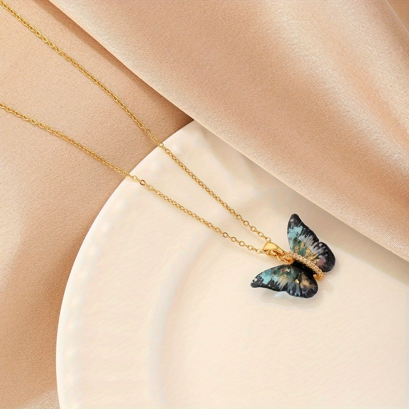 1pc Black Gradient Butterfly Pendant Necklace, Fashion Simple Design Jewelry