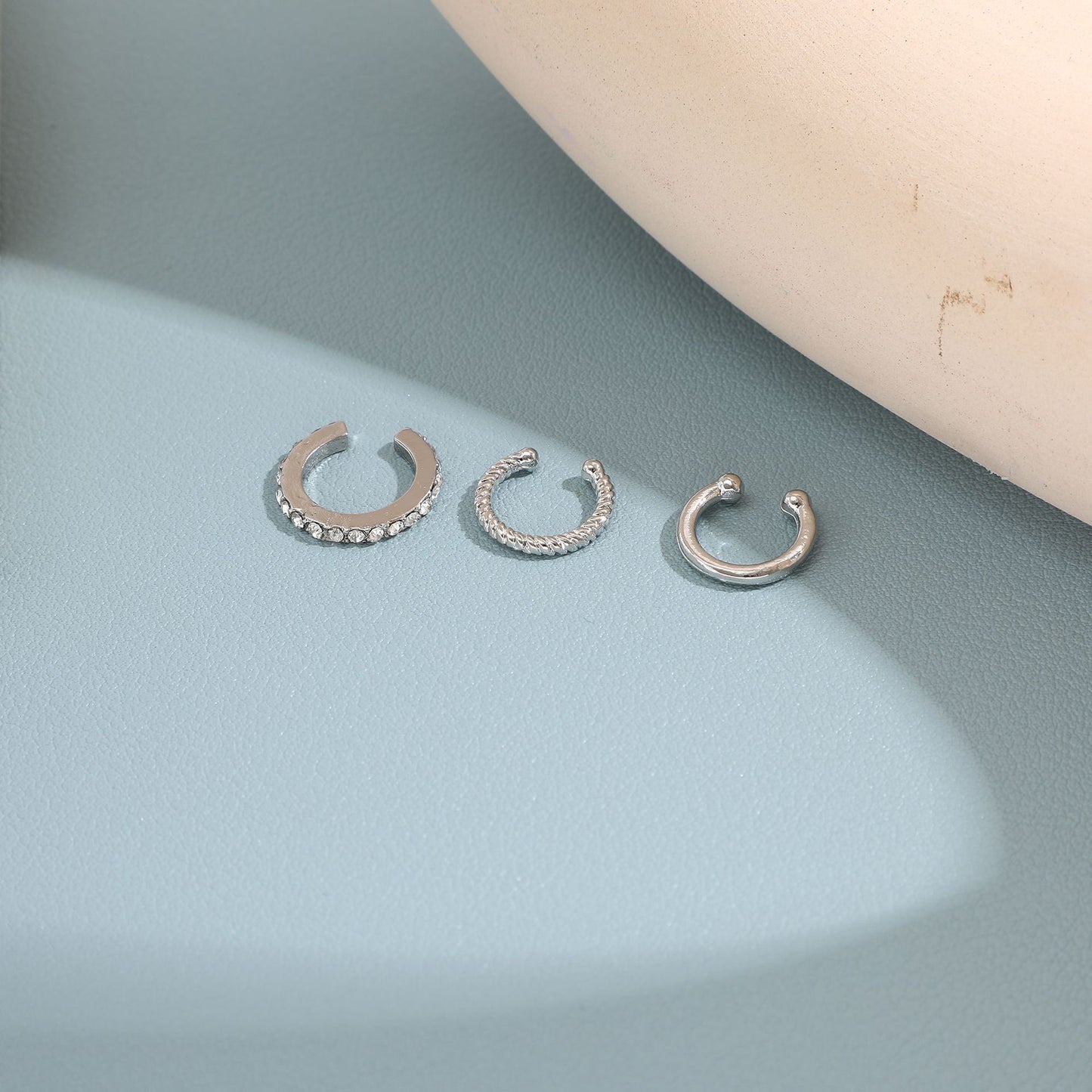 3pcs Set Zircon Decor C-shaped Ear Clips Without Ear Holes, Exquisite Trendy Threaded Pattern Glossy Surface Ear Cuff Set
