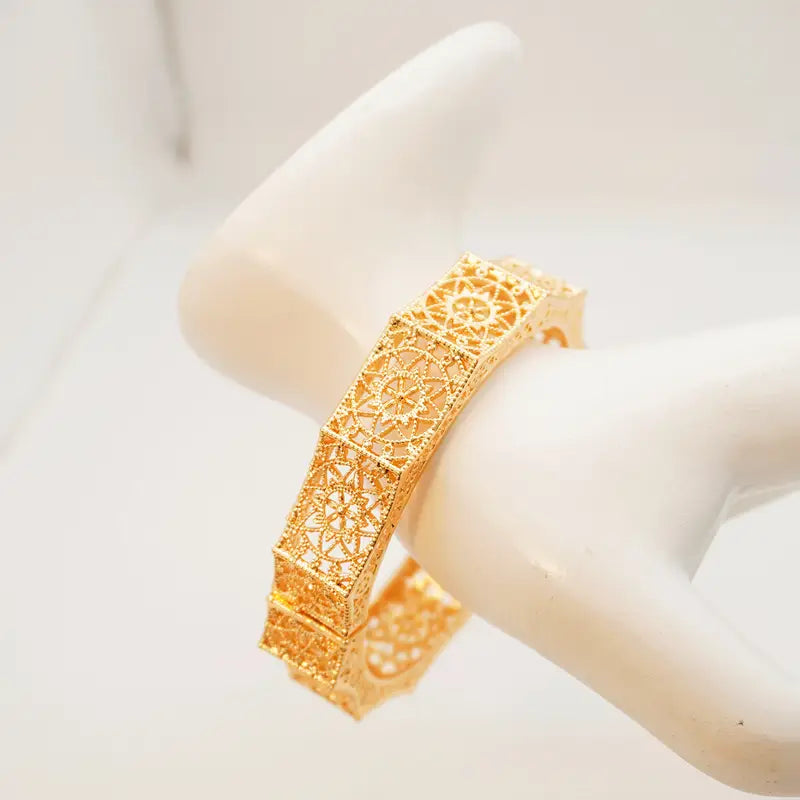 1pc Elegant Boho 12-Pointed Star Open Cuff Bracelet for Women, 24K Golden Plated