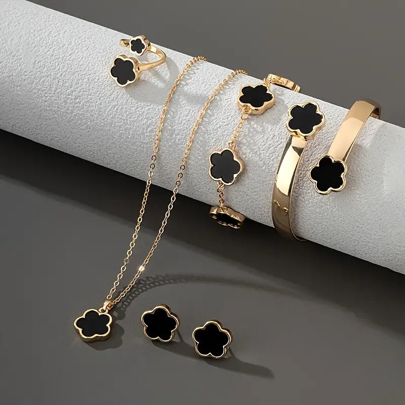 Elegant Titanium Steel Four-Leaf Clover Necklace With Zircon Tassel Pendant