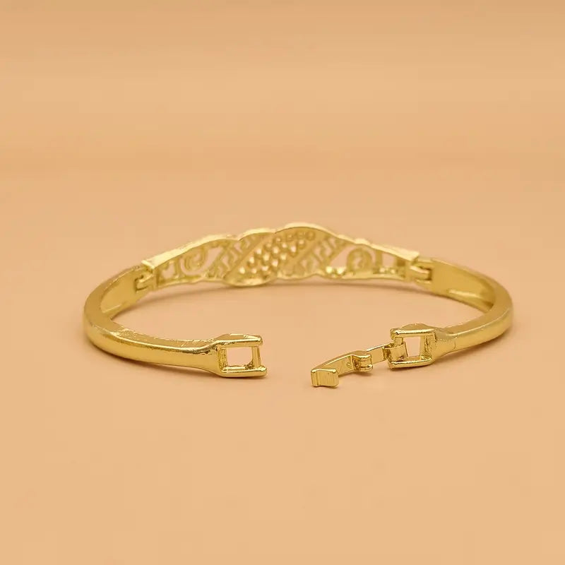 1pc Vintage-Inspired Golden Rhinestone Bangle - Zinc Alloy Hollow Design For Women