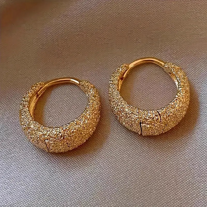 Elegant Vintage-Inspired Hoop Earrings for Women – Copper Material, Classic French Luxe Design