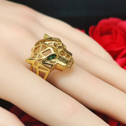 Fashionable Cubic zirconia Green Eyed Leopard Head Decoration Hollow Ring Gold Plated