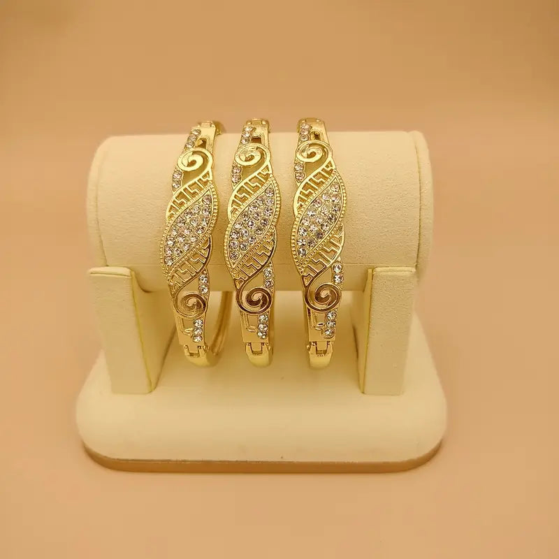 1pc Vintage-Inspired Golden Rhinestone Bangle - Zinc Alloy Hollow Design For Women