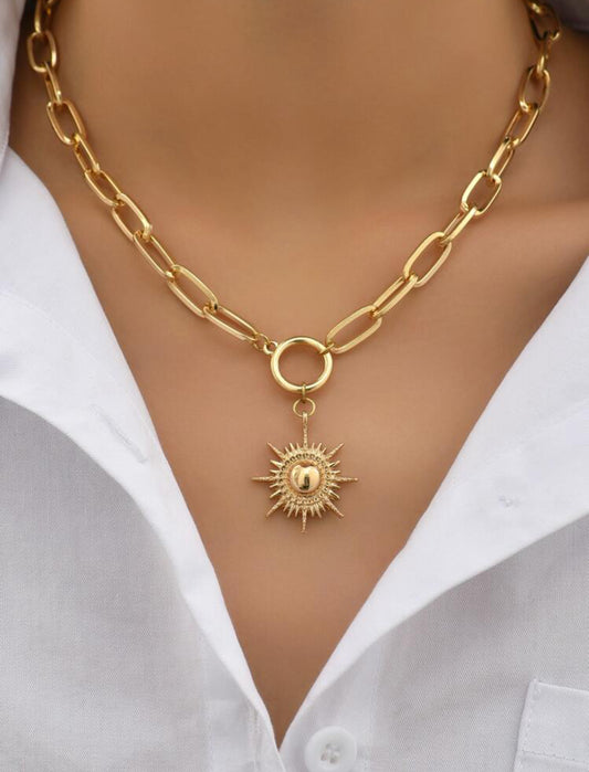 Exquisite Golden Sun Charm Design Pendant Necklace Bohemian Elegant Style