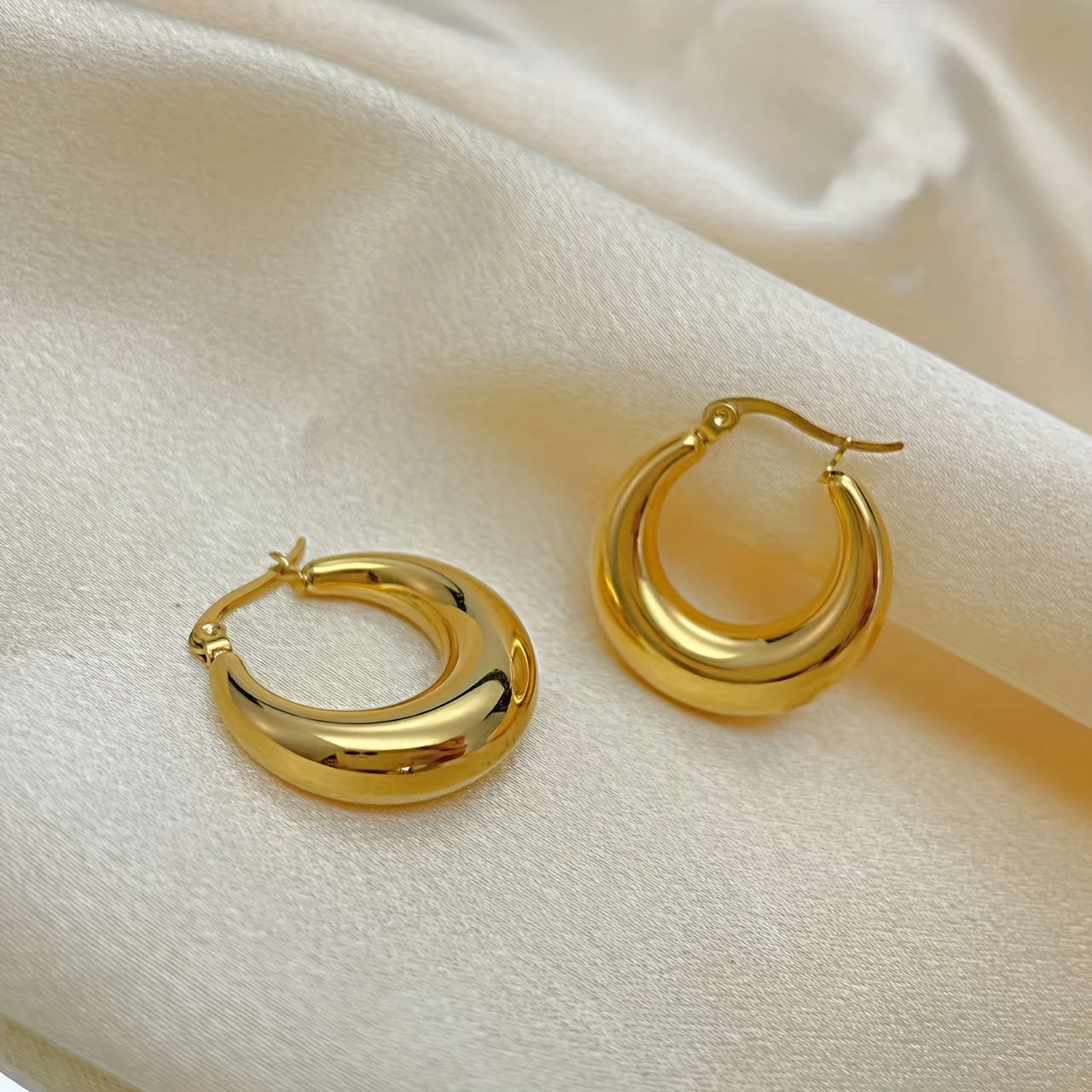 Golden Glossy Hoop Earrings Retro Elegant Style Alloy Jewelry All-match Accessories