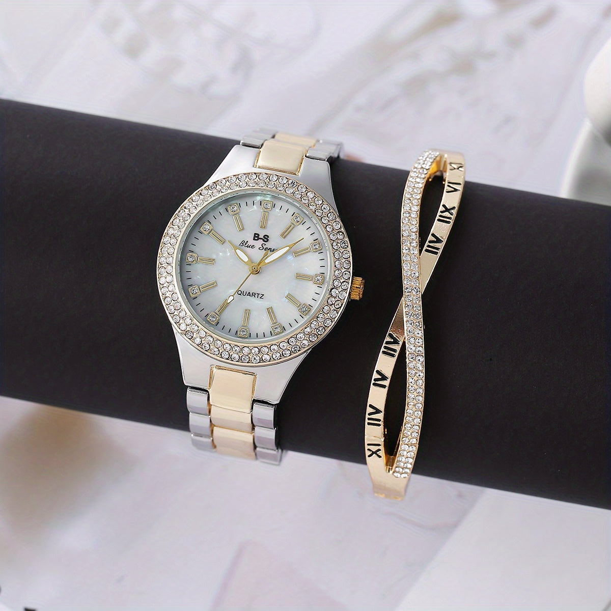 Rome Fashion Quartz Watch Luxury Rhinestone Analog Wrist Watch