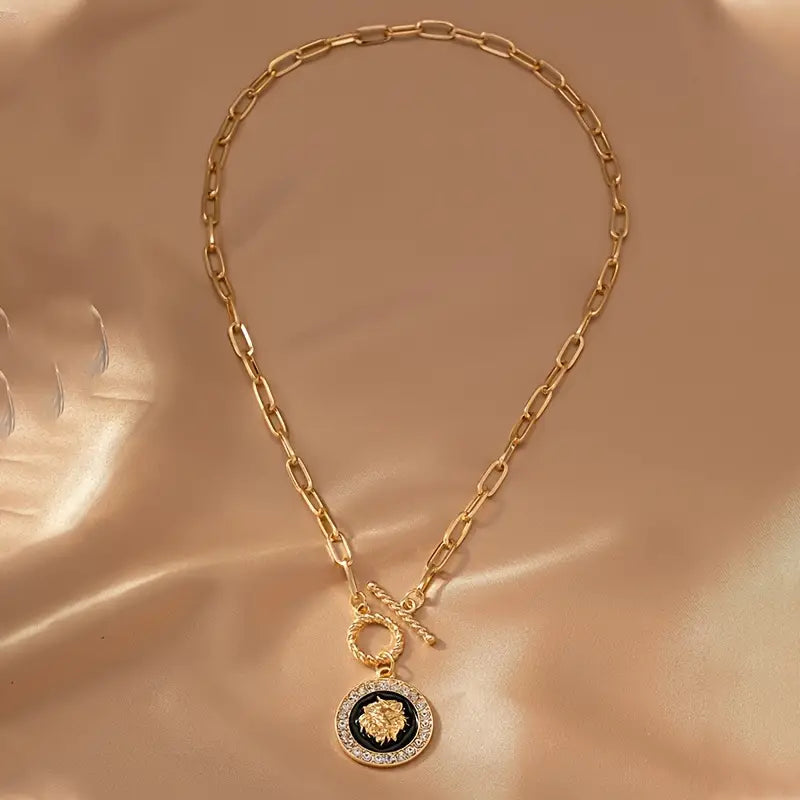 Exquisite Lioness Head Pendant Necklace for Women - Elegant Fashion Jewelry with Oval Chain and OT Buckle